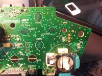 Jak naprawić zerwane ścieżki przycisku LT w padzie Xbox 360?