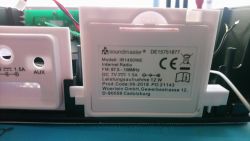Tylny panel radia internetowego Soundmaster IR1450WE z opisem technicznym.