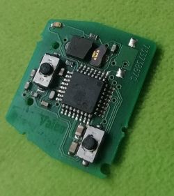 Poszukiwany numer układu z płytka pilota Toyota Yaris 2 - uszkodzony rezonator ceramiczny