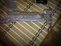 To jest zaczep ogranicznika otwierania drzwi