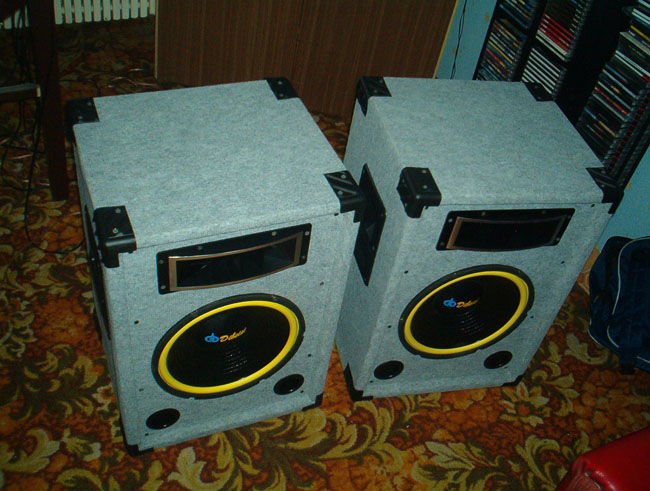 Zestaw nagłośnieniowy 2x100W RMS
