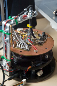 PONG na wyświetlaczu widmowym