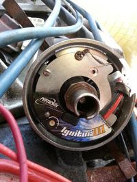 V8 - Przeróbka zapłonu na bezstykowy z impulsatorem feromagnetycznym