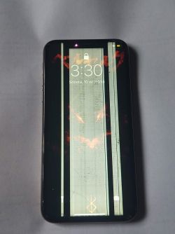 iPhone XS: wystarczy wymiana wyświetlacza czy potrzebne są dodatkowe naprawy po upadku?