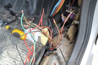 Jak podłączyć kable centralnego zamka w Opel Astra F 1995?