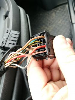 Mercedes z radiem pioneer - problem z podłączeniem