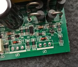 Jaką wartość ma rezystor R24 w przetwornicy VOLT IPS 500 Plus?