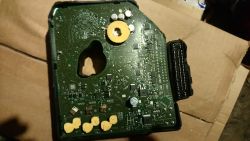 Mazda 3 2019 - Wyrwana kostka i przegięta płyta, poszukiwany specjalista do naprawy