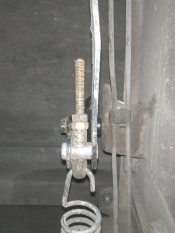 Mercedes 310 2,9 D 1993r - słabe tylne hamulce / korektor siły hamowania