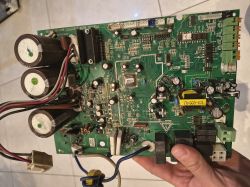 Viessmann Vitocal 200s uszkodzony falownik sprężarki. Poszukiwana uszkodzona płyta lub części.