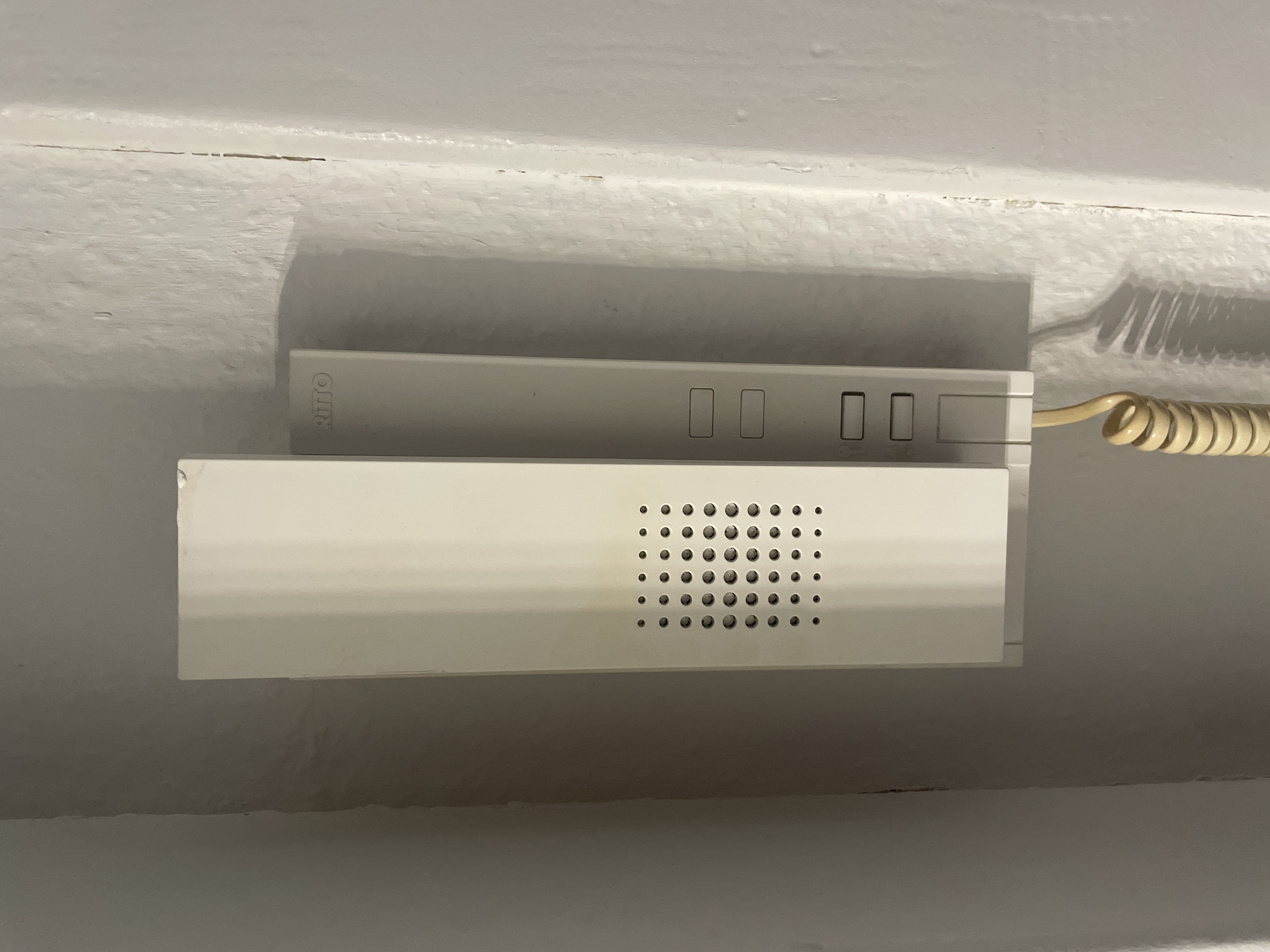How to silence a loud intercom and change the ringtone?