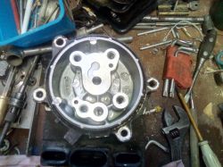 Jak rozpoznać pompę Koyo na zdjęciach z VW Fox 2007?