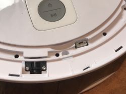 Wnętrze odkurzacza smart/robota sprzątającego z WiFi Medion 13277