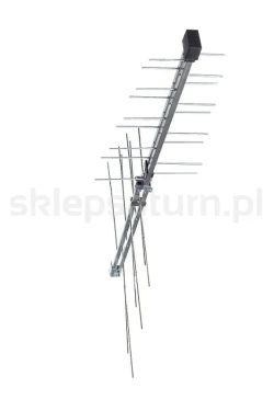 Metalowa antena kierunkowa typu Yagi na białym tle, z wieloma poprzecznymi elementami.