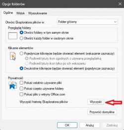 Zrzut ekranu opcji folderów w systemie Windows z podświetloną funkcją Wyczyść historię Eksploratora plików.