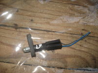 Opel Astra F - Różnice w liczbie kabli czujnika otwarcia drzwi