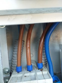 Voltage Absence in B25 Overcurrent Circuit Breaker: A Look into 3-Phase Power Failure