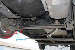 Toyota Corolla E12 lewarowanie - miejsce na podpórki Toyota Corolla E12 lewarowanie - miejsce na podpórki