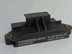 Moduł elektroniczny Mercedes-Benz A 220 545 03 32 widoczny z przodu