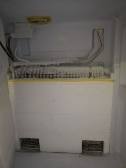 Hotpoint Ariston EBYH 18323 F - góra lodówki przestała chłodzić itd.