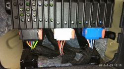 Identyfikacja nieznanej instalacji w bagażniku Peugeot 3008 2.0 HDI