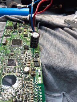 Kontynuacja naprawy modułu hamulca postojowego w Toyota T27 - wymiana elementów, odczyt błędów OBD