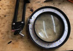 Duża "trzecia ręka", lupa, lampka na USB - Newacalox - recenzja