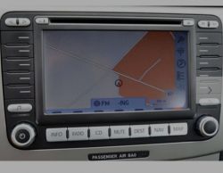 VW Passat b6 2007 r. - przyłączenie kamery cofania do radia