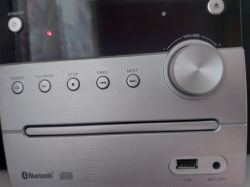 Wieża Blaupunkt - wyłącza się po wciśnięciu przycisku CD na pilocie