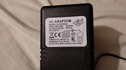 Akumulatory w autku dla dzieci - Akumulatory 2x6V pod obciąeniem mają około 3V.