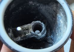 Omnires Y1244 – jak wyjąć zablokowaną głowicę termostatyczną z kolumny prysznicowej?