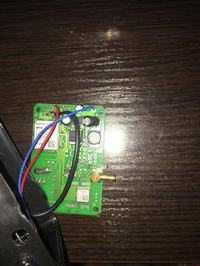 Renault - Czy nadajnik GPS pod radiem może podsłuchiwać rozmowy?