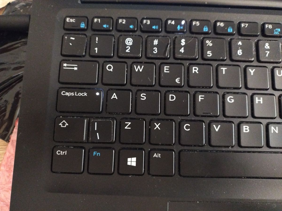 [Zalany touchpad] Wymiana przycisków w Dell 7390 lewy przycisk nie działa