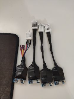 Wemos d1 ESP8266 + DHT22 sensor. Each sensor shows different values.