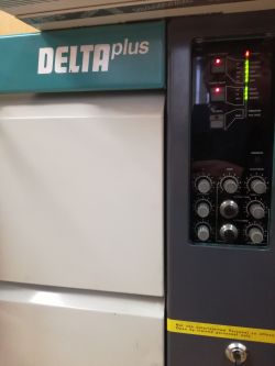 Spektrometr masowy Delta Plus - Brak zasilania katody