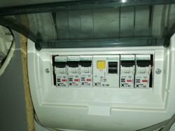 SilentiumPC Vero L2 600W - przy włączeniu zasilacza wybija korki