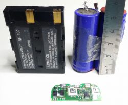 Dlaczego nowe ogniwa 18500 UltraFire nie działają w baterii NP-400?