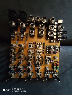 Mixer audio Behringer Eurorack 802 nie działa prawidłowo - elektronika