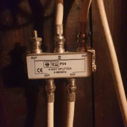 Zastosowanie zwrotnicy Za-240Ms i wzmacniacza AWS-1036 w instalacji antenowej UHF i FM