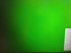 Pionowe niebieskie linie na monitorze iiyama G-Master G2470HSU przy wyświetlaniu różnych kolorów