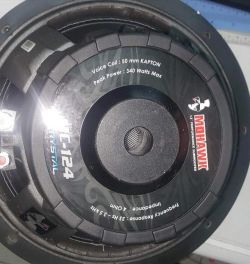 Subwoofer do auta z głośnikiem - wartość i opinie użytkowników