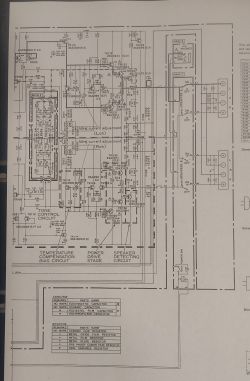 Schematic wzmacniacza Yamaha a500 z zaznaczeniem ścieżek.
