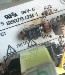 Filtr UU10.5 do zasilacza lodówki Ezetil E32M - jaka wartość indukcyjności i sposób montażu?
