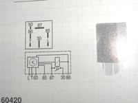Schemat podłączenia przekaźnika świec żarowych Audi 80