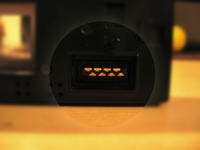 Radio NoName, uszkodzone styki łączące panel z radiem