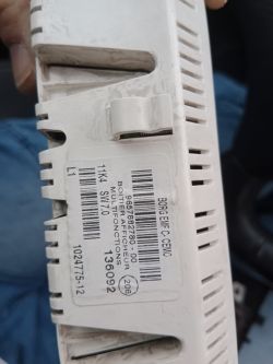 Jaki wyświetlacz zamiast BORG EMF C-CEMO wybrać do Peugeota 407?