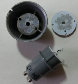 Wnętrze uszkodzonego LED GU10 4W 230V Wnętrze uszkodzonego LED GU10 4W 230V