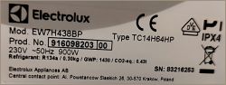 Etykieta techniczna suszarki Electrolux EW7H438BP z informacjami o modelu i parametrach.