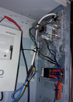 Jeden sterownik kilka silników trójfazowych, sterowanie tylko dwoma fazami