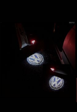 VW Golf 4 2000r.: Jaki moduł/przekaźnik do LED podświetlenie "kałuż"?